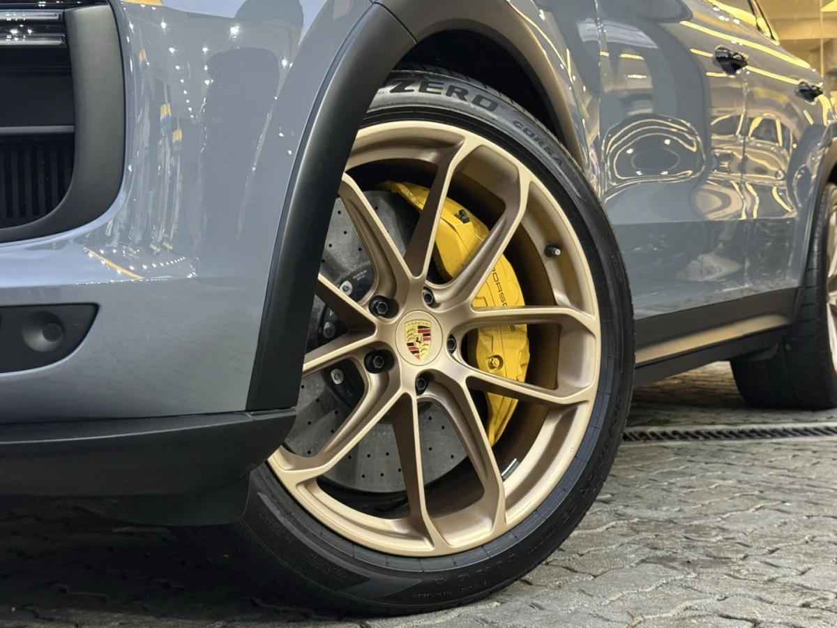 Porsche Cayenne — foto 8