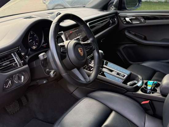PORSCHE-MACAN-2023