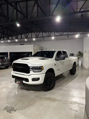 RAM 3500 6.7 I6 TURBO DIESEL LARAMIE NIGHT EDITION CD 4X4 AUTOMÁTICO RAM 3500 6.7 I6 TURBO DIESEL LARAMIE NIGHT EDITION CD 4X4 AUTOMÁTICO