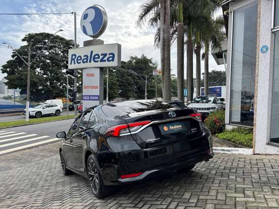 TOYOTA-COROLLA-2025