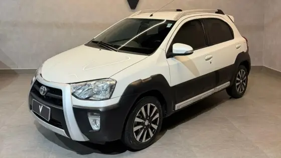 TOYOTA ETIOS CROSS 1.5 16V FLEX 4P MANUAL TOYOTA ETIOS CROSS 1.5 16V FLEX 4P MANUAL