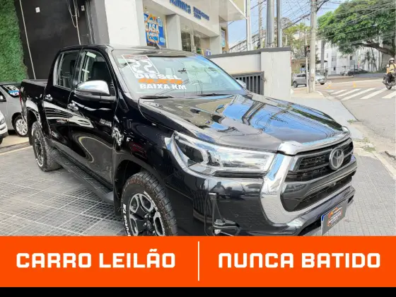 TOYOTA HILUX 2.8 D-4D TURBO DIESEL CD SRX 4X4 AUTOMÁTICO