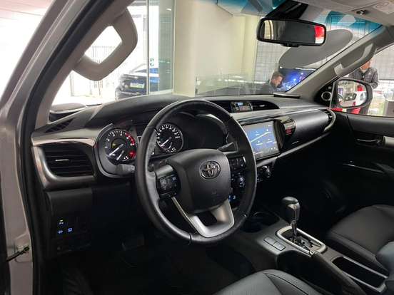 TOYOTA-HILUX-2024
