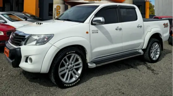 TOYOTA HILUX 3.0 STD 4X4 CD 16V TURBO INTERCOOLER DIESEL 4P MANUAL