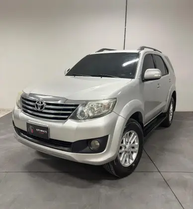 TOYOTA HILUX SW4 2.7 SR 4X2 16V FLEX 4P AUTOMÁTICO TOYOTA HILUX SW4 2.7 SR 4X2 16V FLEX 4P AUTOMÁTICO
