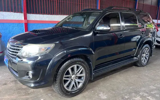 TOYOTA HILUX SW4 3.0 SRV 4X4 16V TURBO INTERCOOLER DIESEL 4P AUTOMÁTICO TOYOTA HILUX SW4 3.0 SRV 4X4 16V TURBO INTERCOOLER DIESEL 4P AUTOMÁTICO