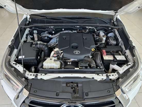 TOYOTA-HILUX-2021