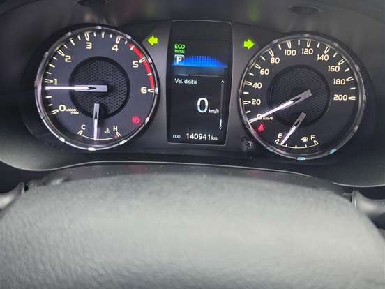 TOYOTA-HILUX-2.8 D-4D TURBO DIESEL CD SRX 4X4 AUTOMÁTICO TOYOTA-HILUX-2021