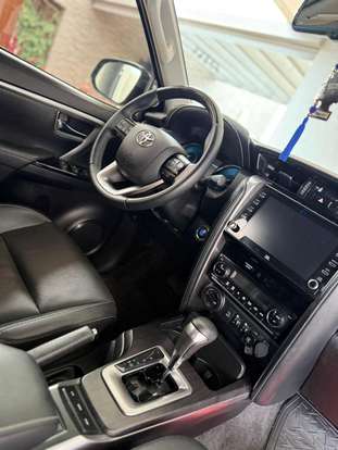 TOYOTA-HILUX SW4-2022