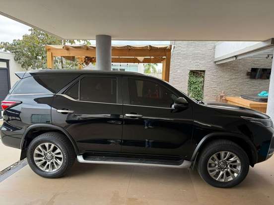 TOYOTA-HILUX SW4-2.8 D-4D TURBO DIESEL SRX 7L 4X4 AUTOMÁTICO TOYOTA-HILUX SW4-2022