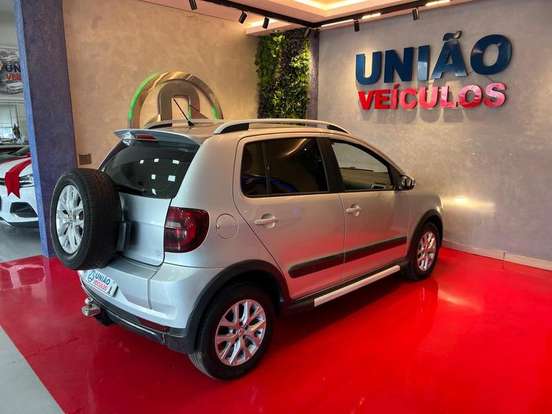 VOLKSWAGEN-CROSSFOX-2012