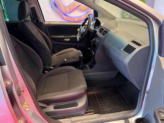 VOLKSWAGEN-CROSSFOX-2012