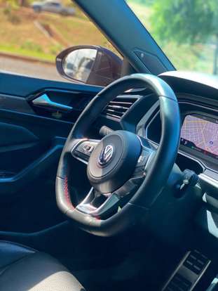 VOLKSWAGEN-JETTA-2021