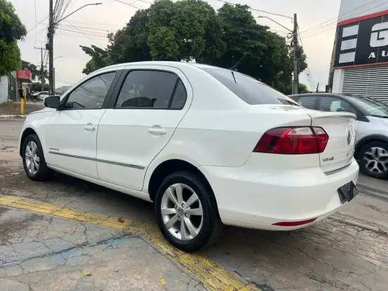 VOLKSWAGEN-VOYAGE-2013