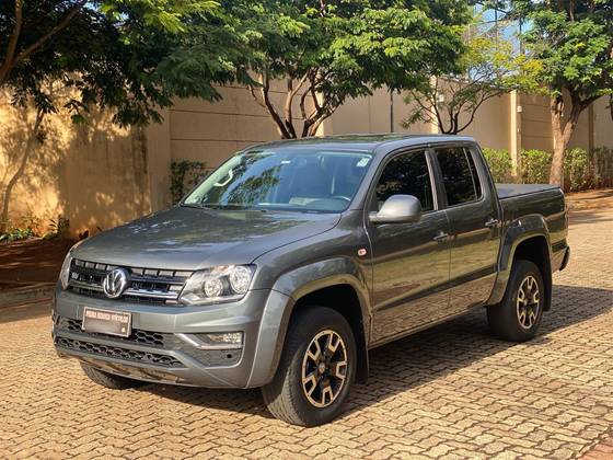 VOLKSWAGEN AMAROK 3.0 V6 TDI DIESEL COMFORTLINE CD 4MOTION AUTOMÁTICO