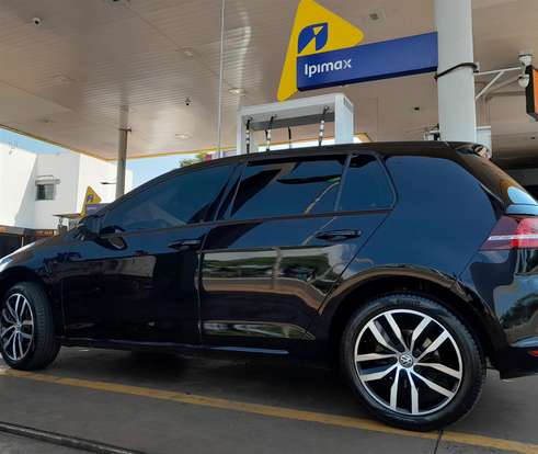 VOLKSWAGEN-GOLF-2015