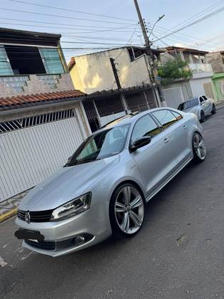 VOLKSWAGEN JETTA 2.0 COMFORTLINE FLEX 4P TIPTRONIC