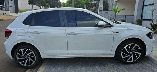 VOLKSWAGEN-POLO-2020
