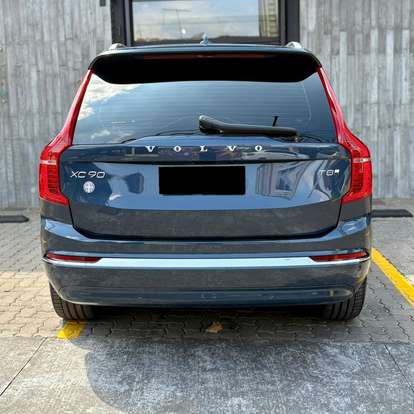 VOLVO-XC90-2024