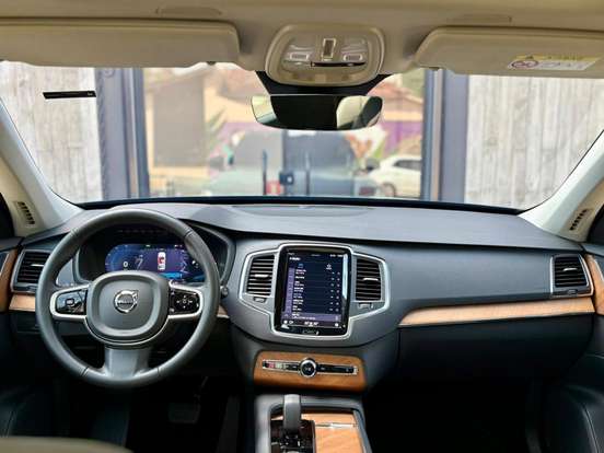 VOLVO-XC90-2024