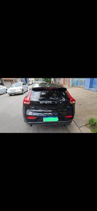 VOLVO V40 2.0 T4 MOMENTUM GASOLINA 4P AUTOMÁTICO