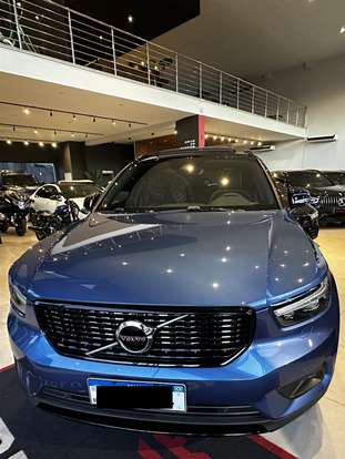 VOLVO-XC40-2021