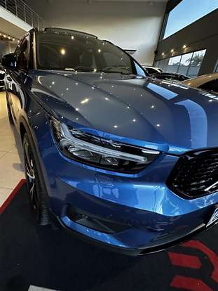 VOLVO-XC40-2021