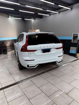 VOLVO-XC60-2021