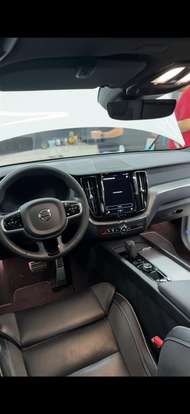 VOLVO-XC60-2021