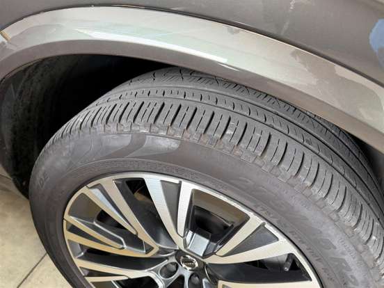 VOLVO-XC90-2022