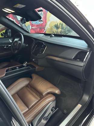 VOLVO-XC90-2022