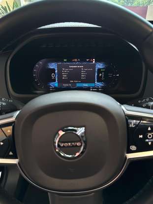 VOLVO-XC90-2022