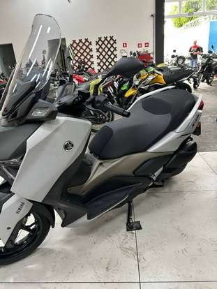 YAMAHA-XMAX 250 CONNECTED ABS-2025