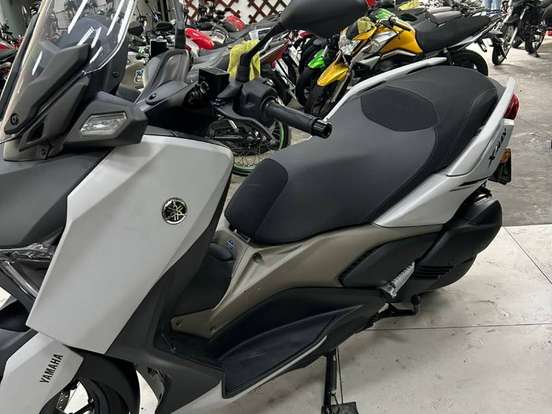 YAMAHA-XMAX 250 CONNECTED ABS YAMAHA-XMAX 250 CONNECTED ABS-2025
