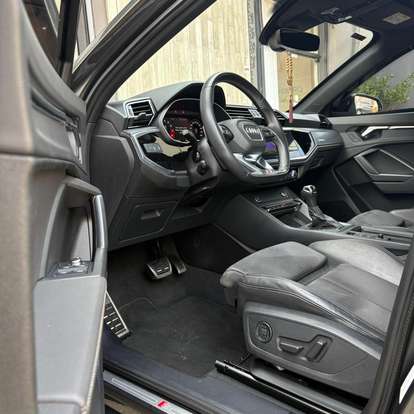 AUDI-Q3-2023