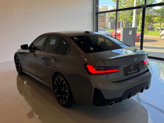 BMW-320i-2025