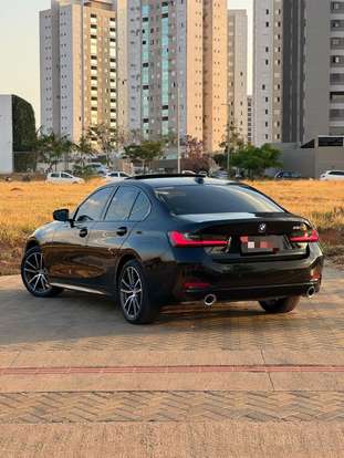 BMW-320i-2024