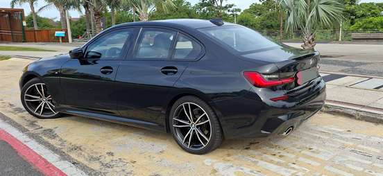 BMW-320i-2019