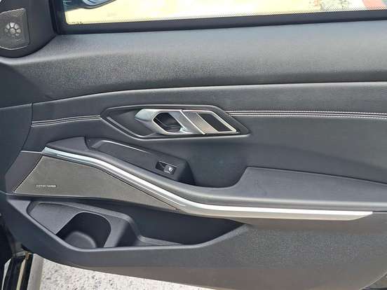 BMW-320i-2.0 16V TURBO GASOLINA M SPORT AUTOMÁTICO BMW-320i-2019