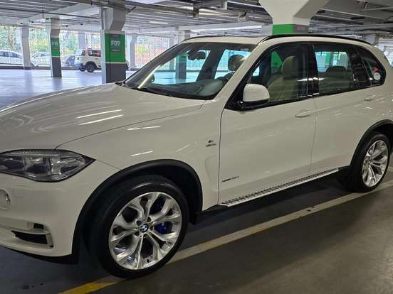 BMW-X5-3.0 FULL 4X4 35I 6 CILINDROS 24V GASOLINA 4P AUTOMÁTICO BMW-X5-2015
