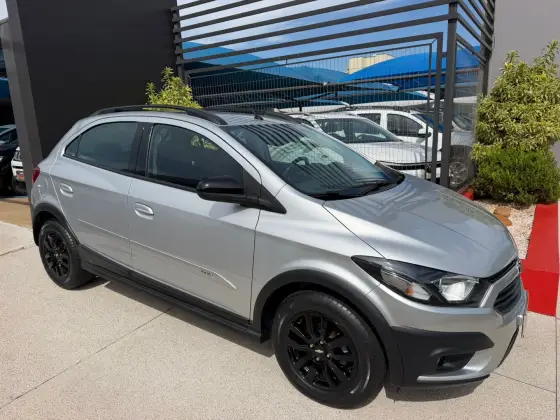CHEVROLET ONIX 1.4 MPFI ACTIV 8V FLEX 4P AUTOMÁTICO