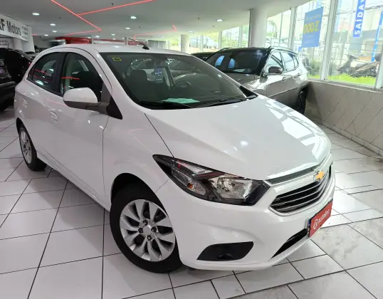 CHEVROLET ONIX 1.4 MPFI LT 8V FLEX 4P MANUAL CHEVROLET ONIX 1.4 MPFI LT 8V FLEX 4P MANUAL