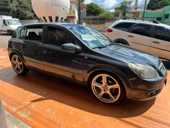 CHEVROLET VECTRA 2.0 MPFI GT HATCH 8V FLEX 4P MANUAL CHEVROLET VECTRA 2.0 MPFI GT HATCH 8V FLEX 4P MANUAL