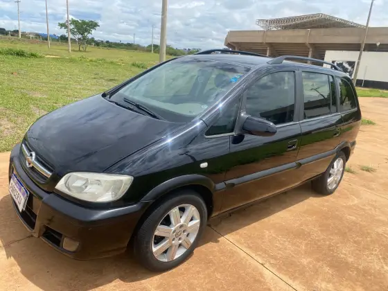 CHEVROLET ZAFIRA 2.0 MPFI ELEGANCE 8V FLEX 4P AUTOMÁTICO CHEVROLET ZAFIRA 2.0 MPFI ELEGANCE 8V FLEX 4P AUTOMÁTICO