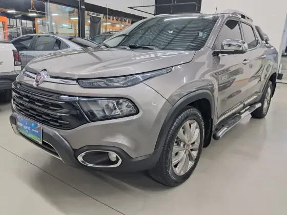 FIAT TORO 2.0 16V TURBO DIESEL RANCH 4WD AT9 FIAT TORO 2.0 16V TURBO DIESEL RANCH 4WD AT9