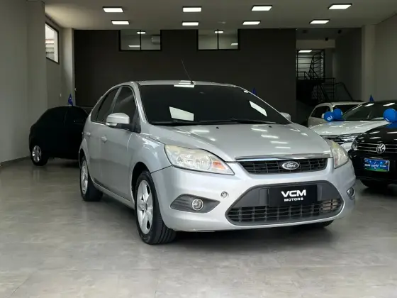FORD FOCUS 2.0 GLX 16V FLEX 4P MANUAL FORD FOCUS 2.0 GLX 16V FLEX 4P MANUAL
