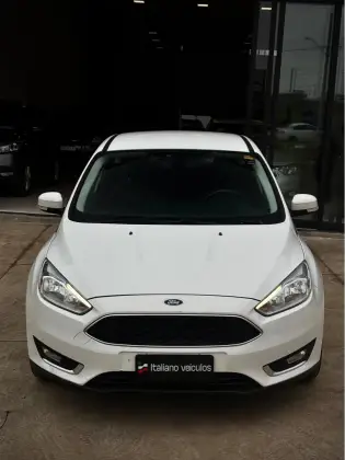 FORD FOCUS 2.0 SE 16V FLEX 4P POWERSHIFT FORD FOCUS 2.0 SE 16V FLEX 4P POWERSHIFT