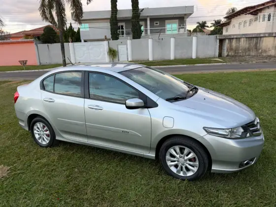HONDA CITY 1.5 LX 16V FLEX 4P MANUAL HONDA CITY 1.5 LX 16V FLEX 4P MANUAL