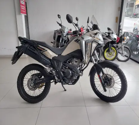 HONDA XRE 300 SAHARA ADVENTURE HONDA XRE 300 SAHARA ADVENTURE
