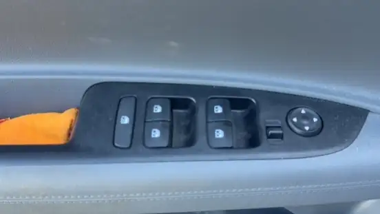 HYUNDAI-HB20S-2025